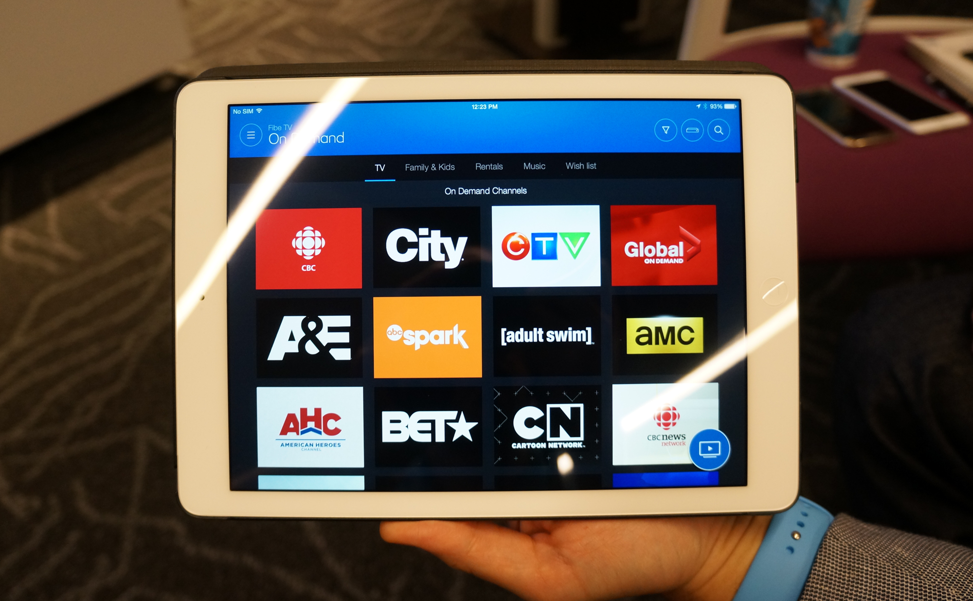 Bell aims to turn tablet into television with new Fibe TV app MobileSyrup