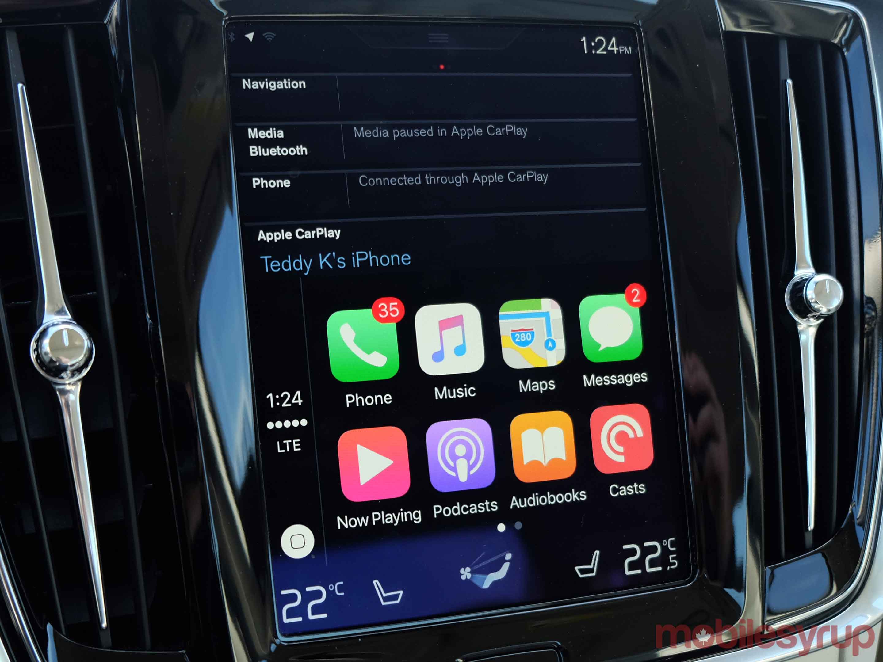 S90 CarpPlay display
