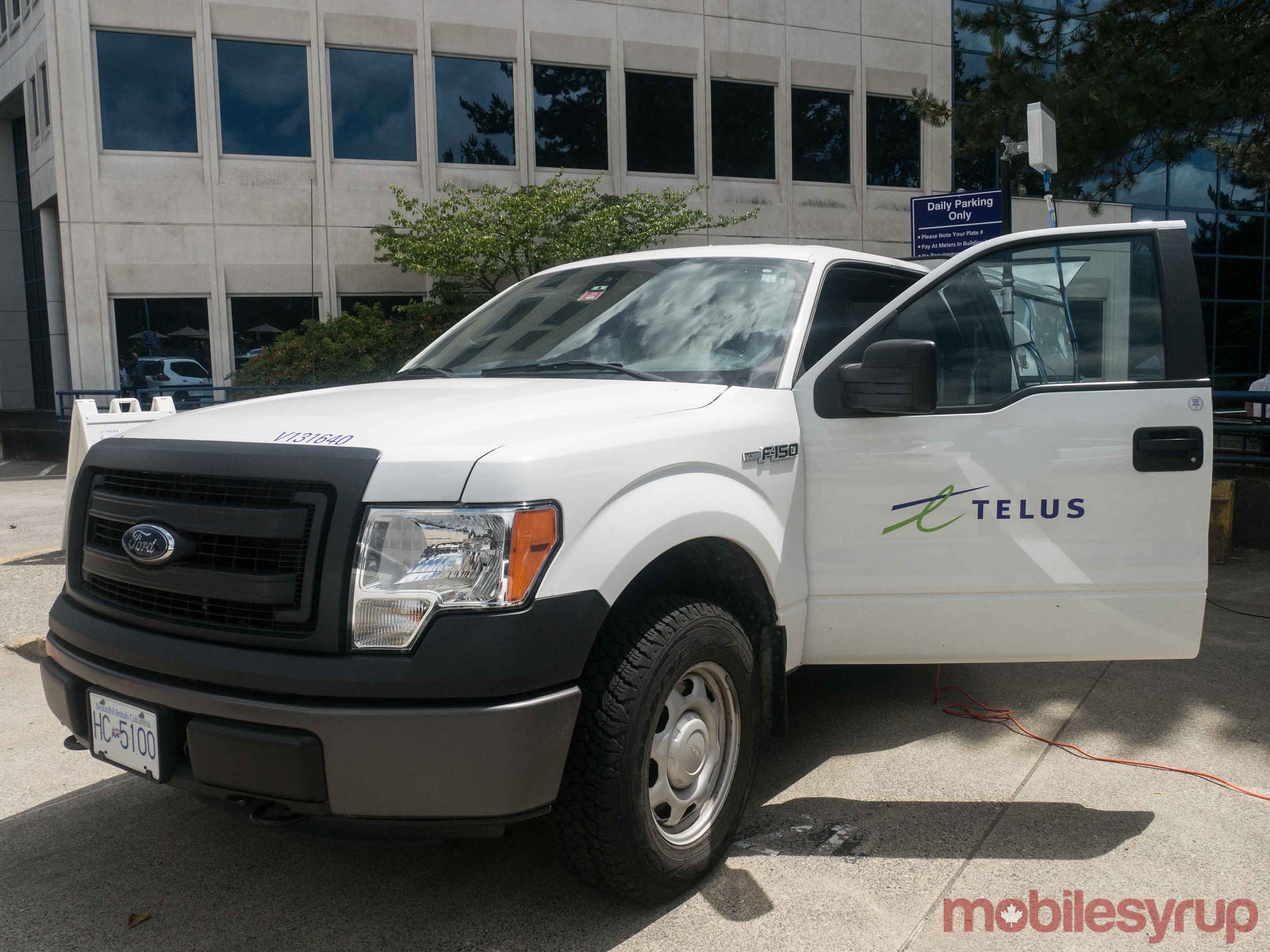 Telus truck at Huawei 5G event