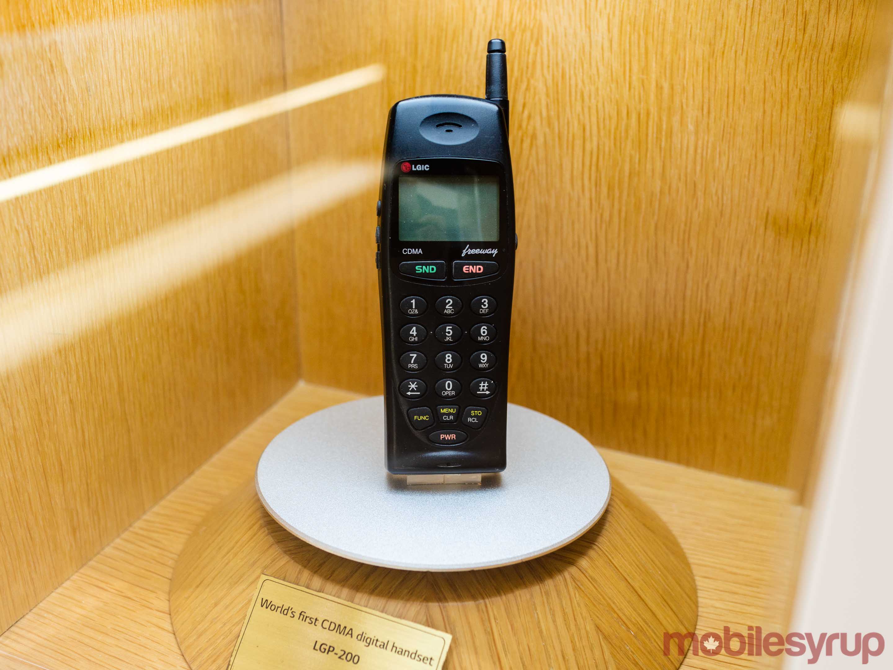 LGP-200 feature phone