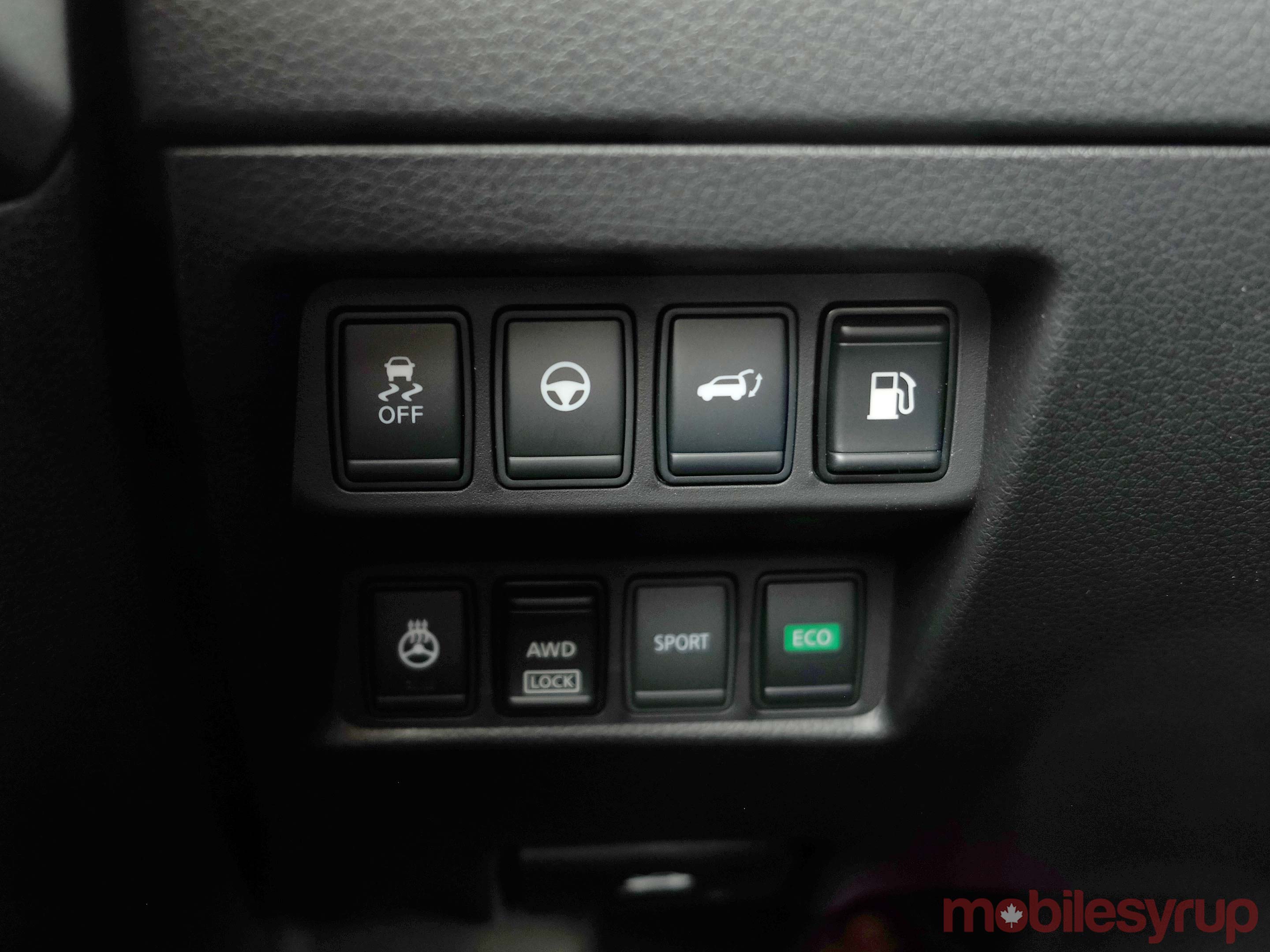 Nissan-ProPilot Assist intelligent cruise control button
