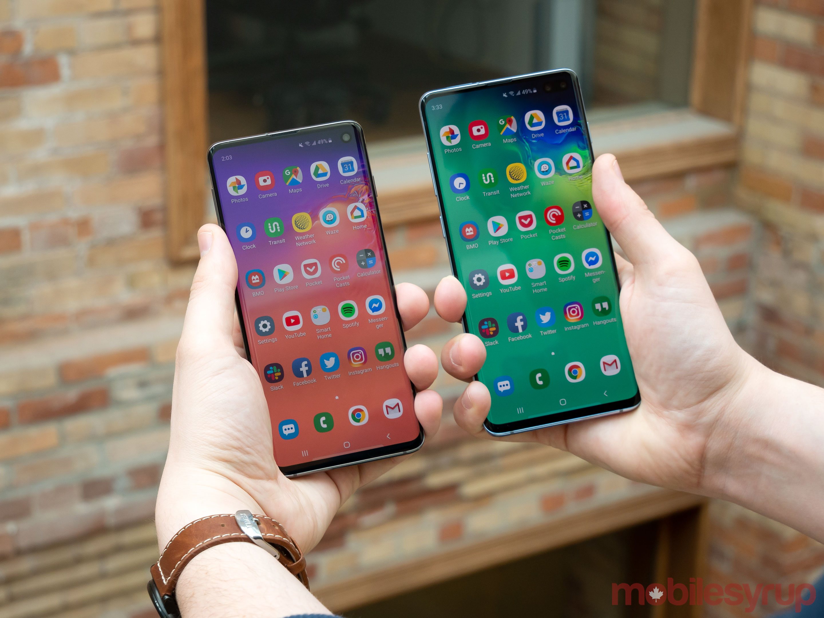 S10 and S10+ in hand