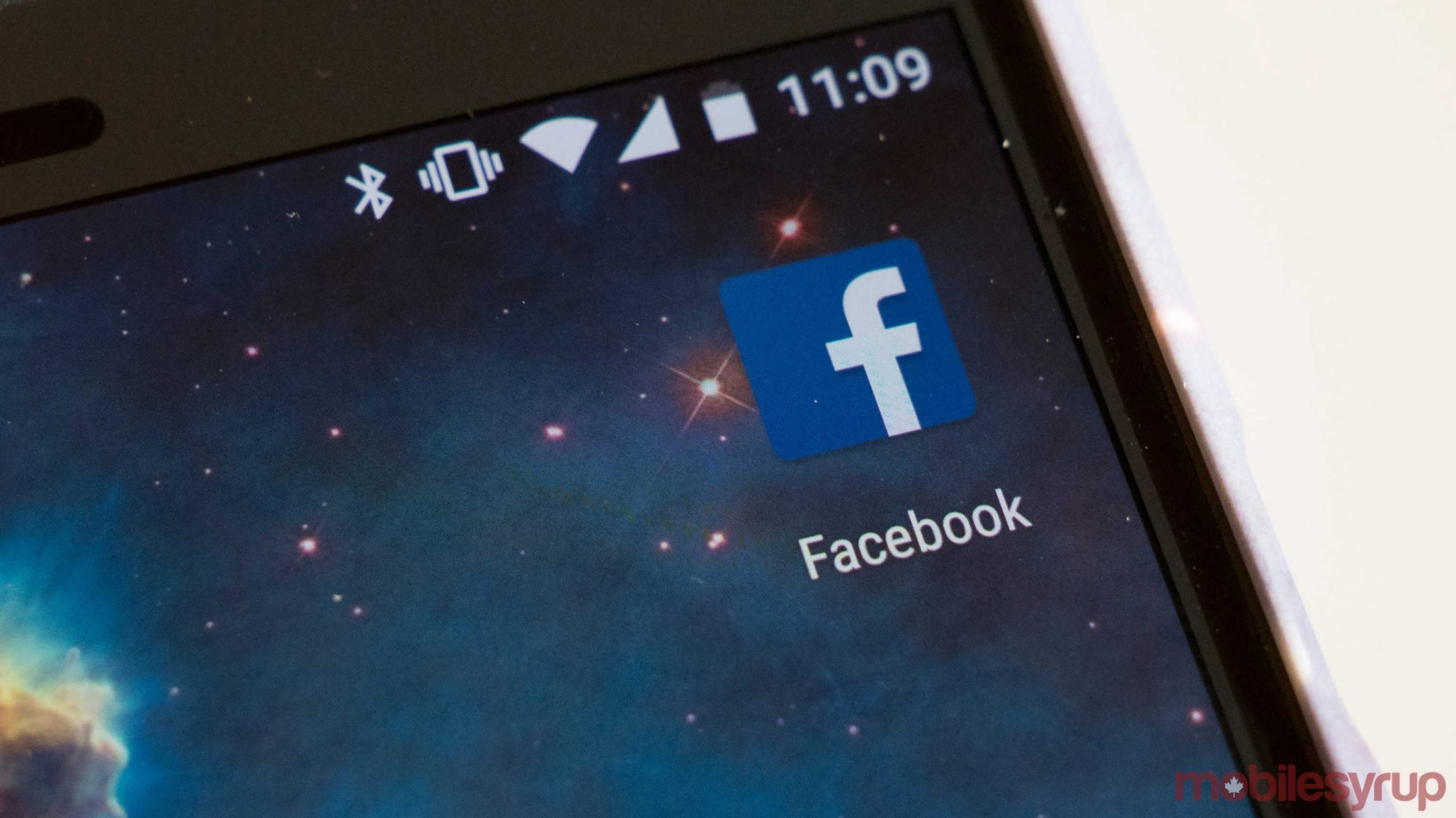 Facebook Starts Publicly Testing Dark Mode On Ios